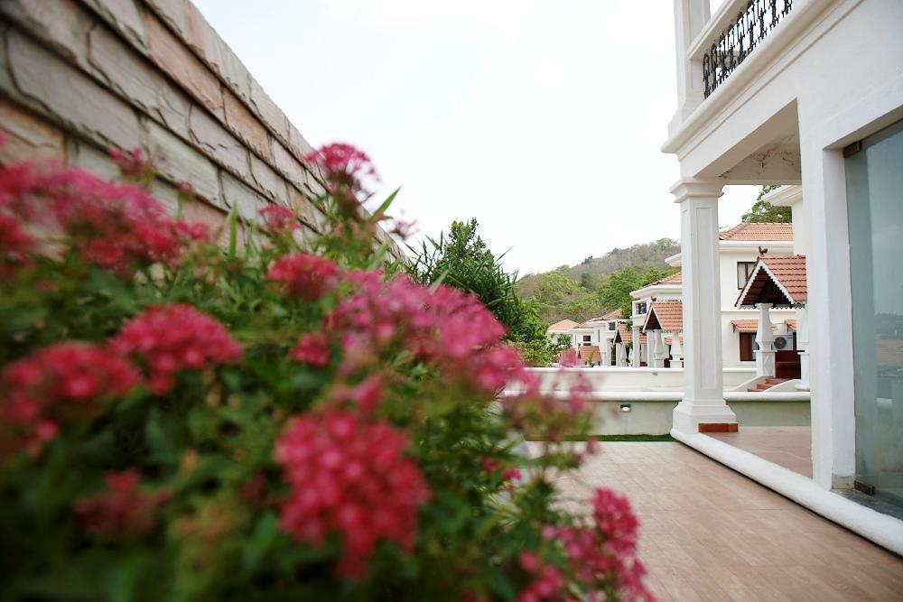 Pinto Rosario Square Resort Ucassaim Exterior photo